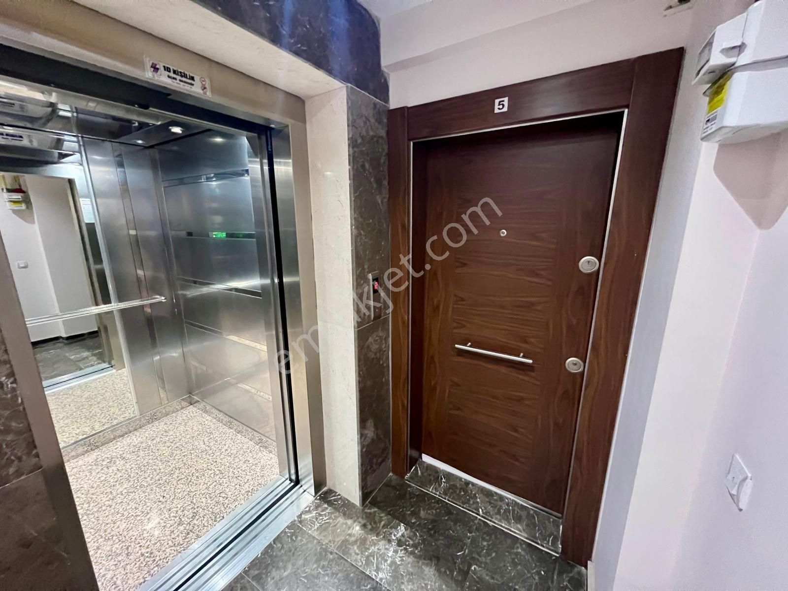 Aras Emlaktan Bahçelievler Mah. Mehmetçik Cad. Kiralık 1+1 Eşyalı Daire - Görsel 15