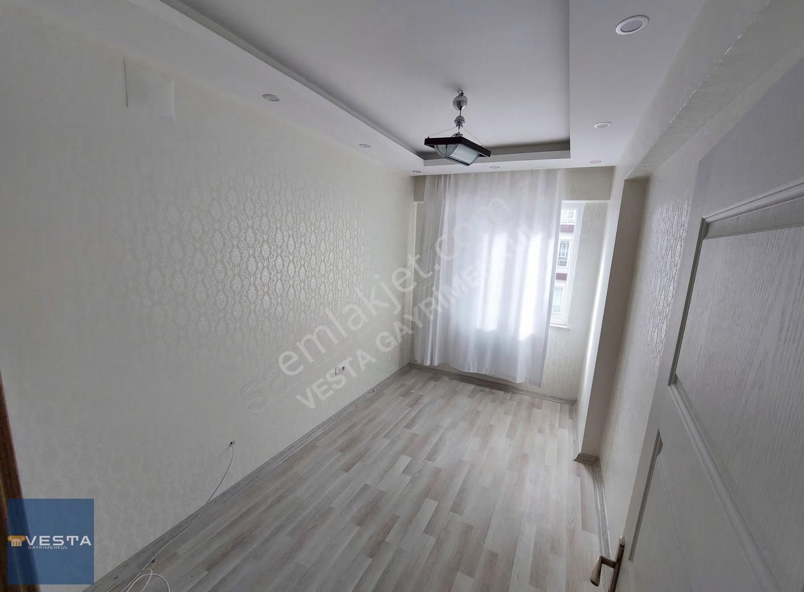 Vesta'dan Geniş (2+1)**lüx Ve Bakımlı Cam Balkonlu İskanlı Daire - Görsel 4