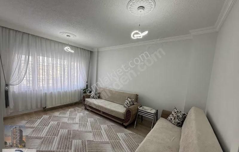 Beykent 2. Etapta Satılık 2+1 Mükemmel Konumda Bakımlı Daire - Görsel 2