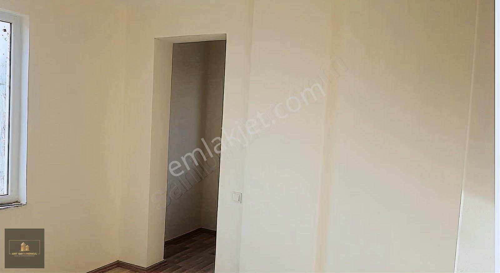 Komple Satılık 3 Katlı İmarlı İskanlı Bina - Görsel 3