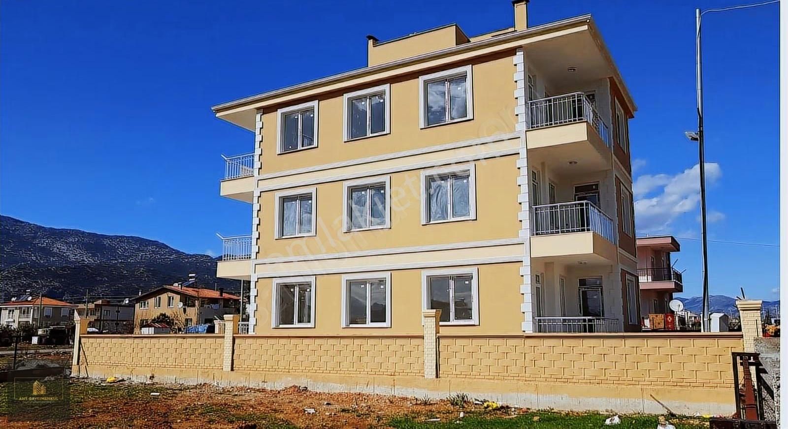 Komple Satılık 3 Katlı İmarlı İskanlı Bina - Görsel 5