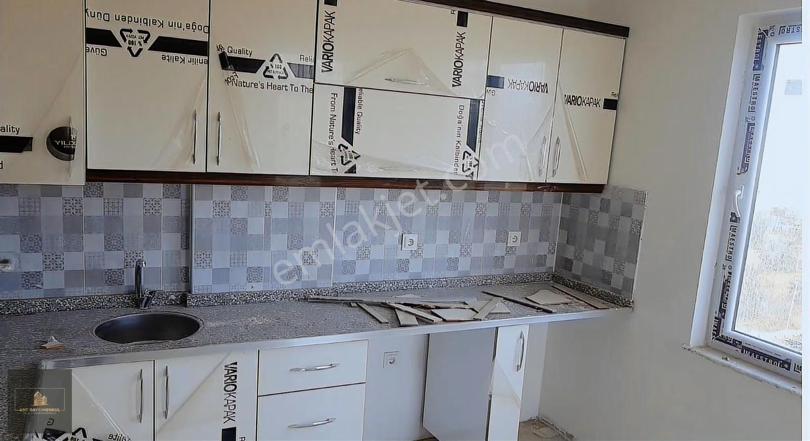 Komple Satılık 3 Katlı İmarlı İskanlı Bina - Görsel 6