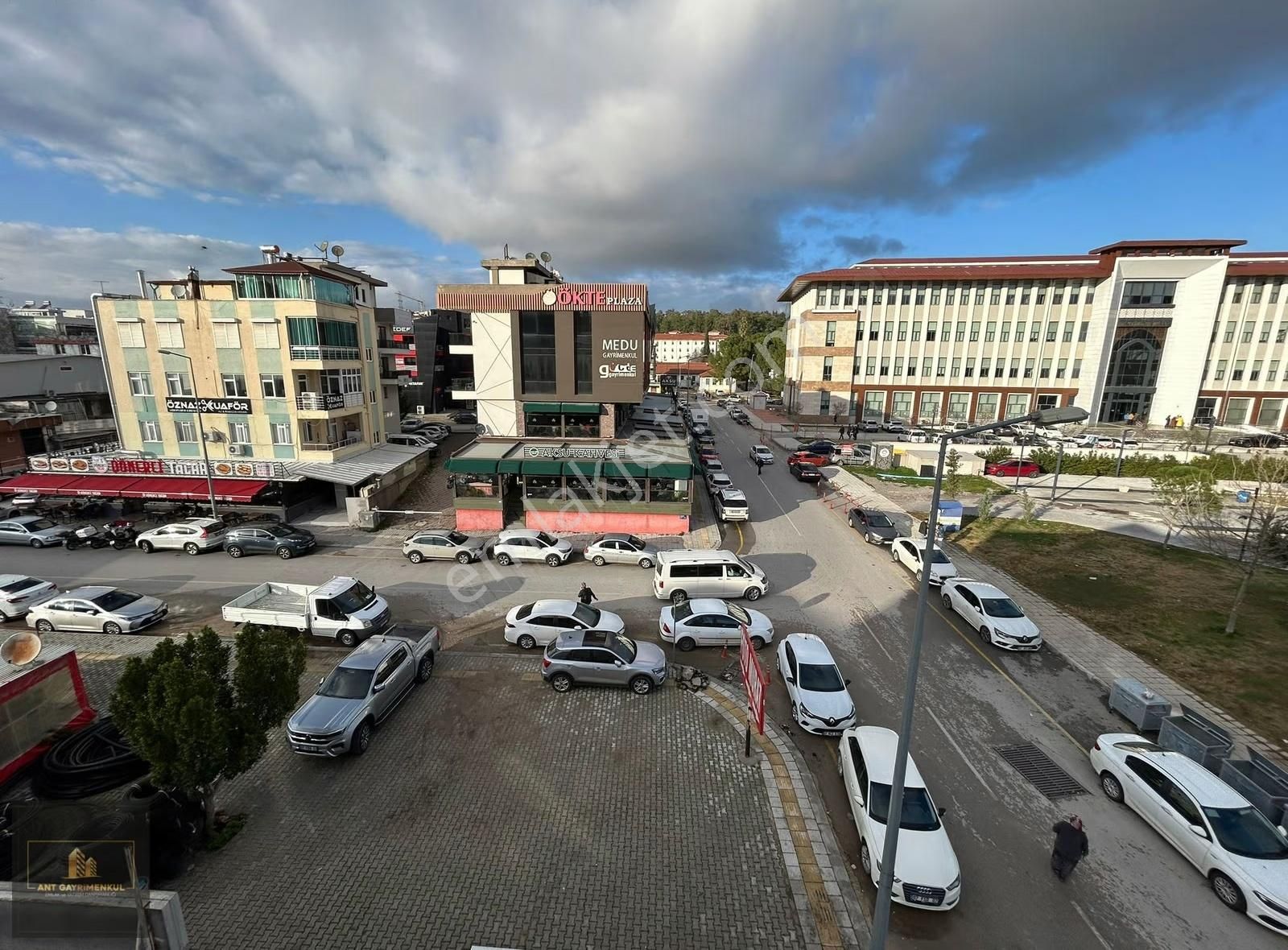 Aksu Kent Meydanına Cephe Satılık 3+1