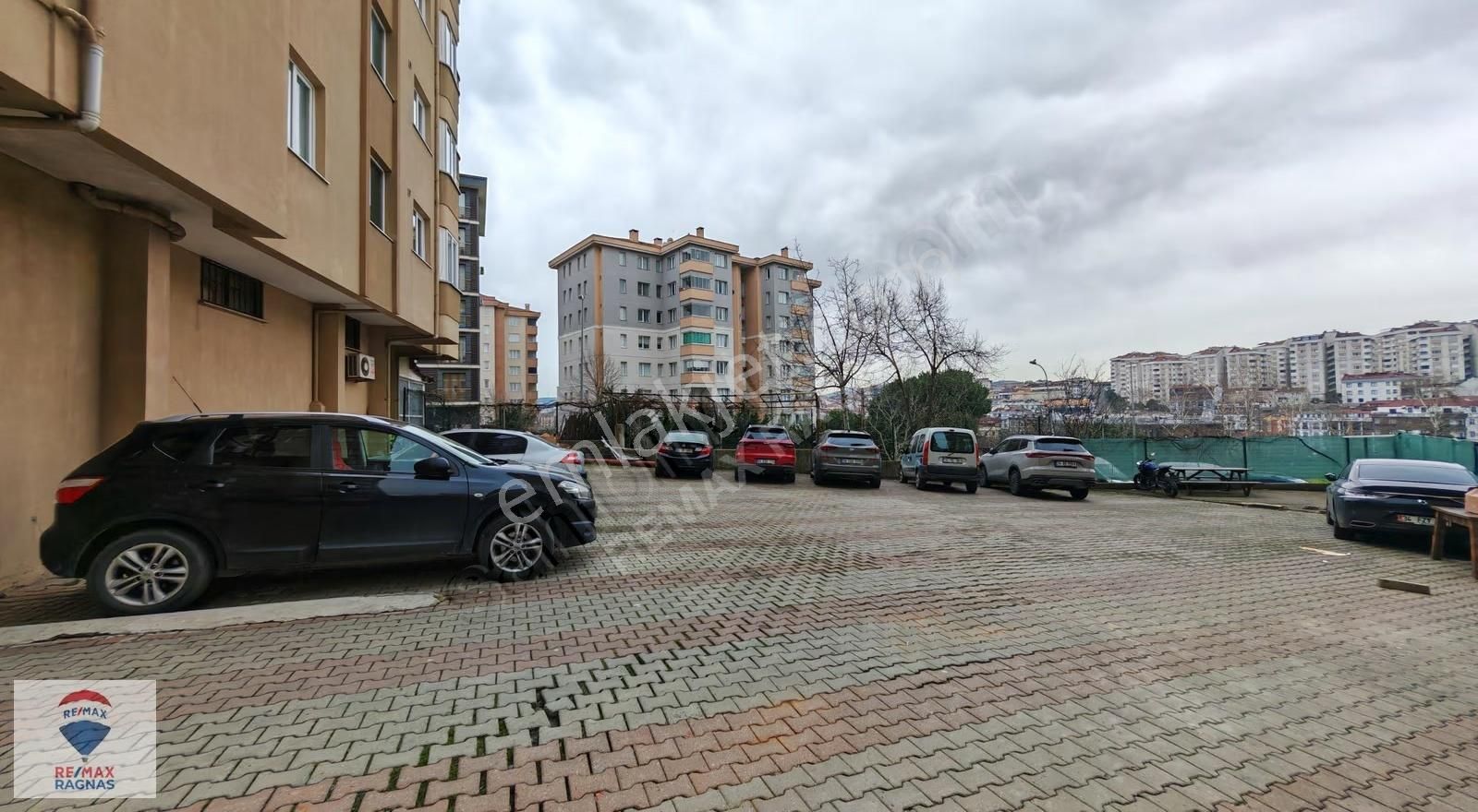 Necip Fazıl Mahallesi Site İçinde Yenilenmiş Kiralık 3+1 - Görsel 11