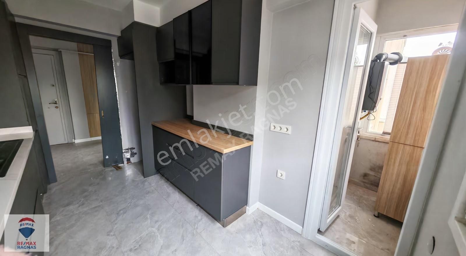 Necip Fazıl Mahallesi Site İçinde Yenilenmiş Kiralık 3+1 - Görsel 9