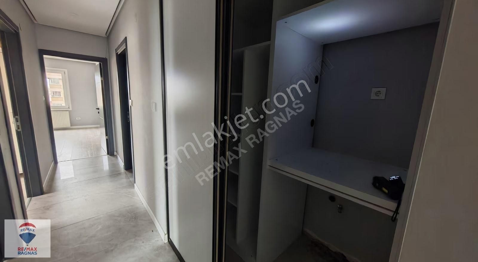 Necip Fazıl Mahallesi Site İçinde Yenilenmiş Kiralık 3+1 - Görsel 21