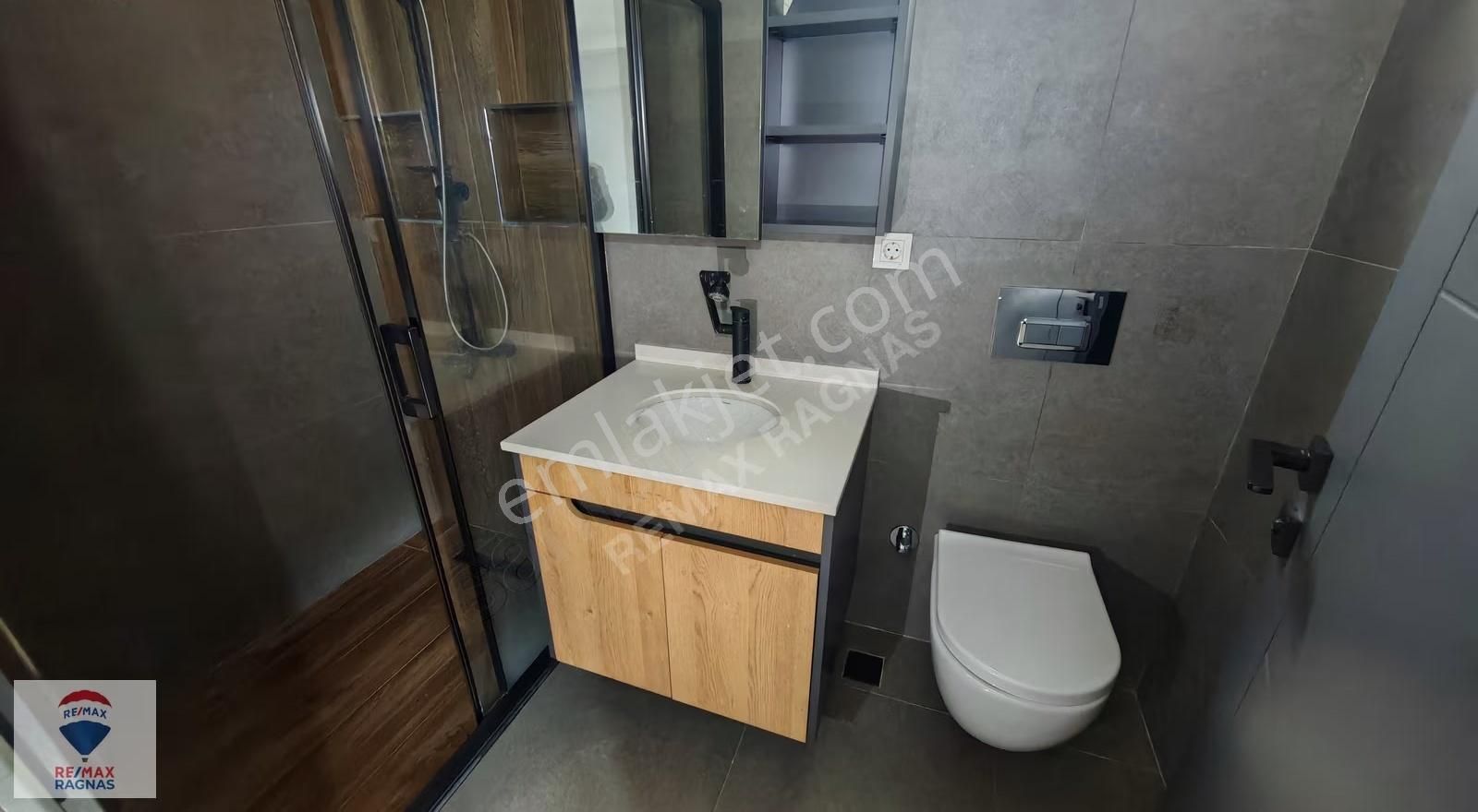 Necip Fazıl Mahallesi Site İçinde Yenilenmiş Kiralık 3+1 - Görsel 4