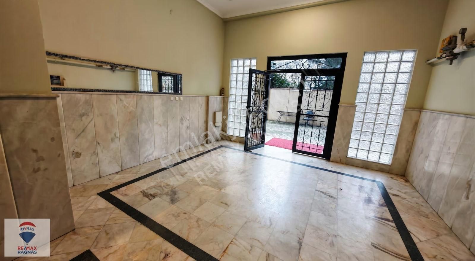 Necip Fazıl Mahallesi Site İçinde Yenilenmiş Kiralık 3+1 - Görsel 2