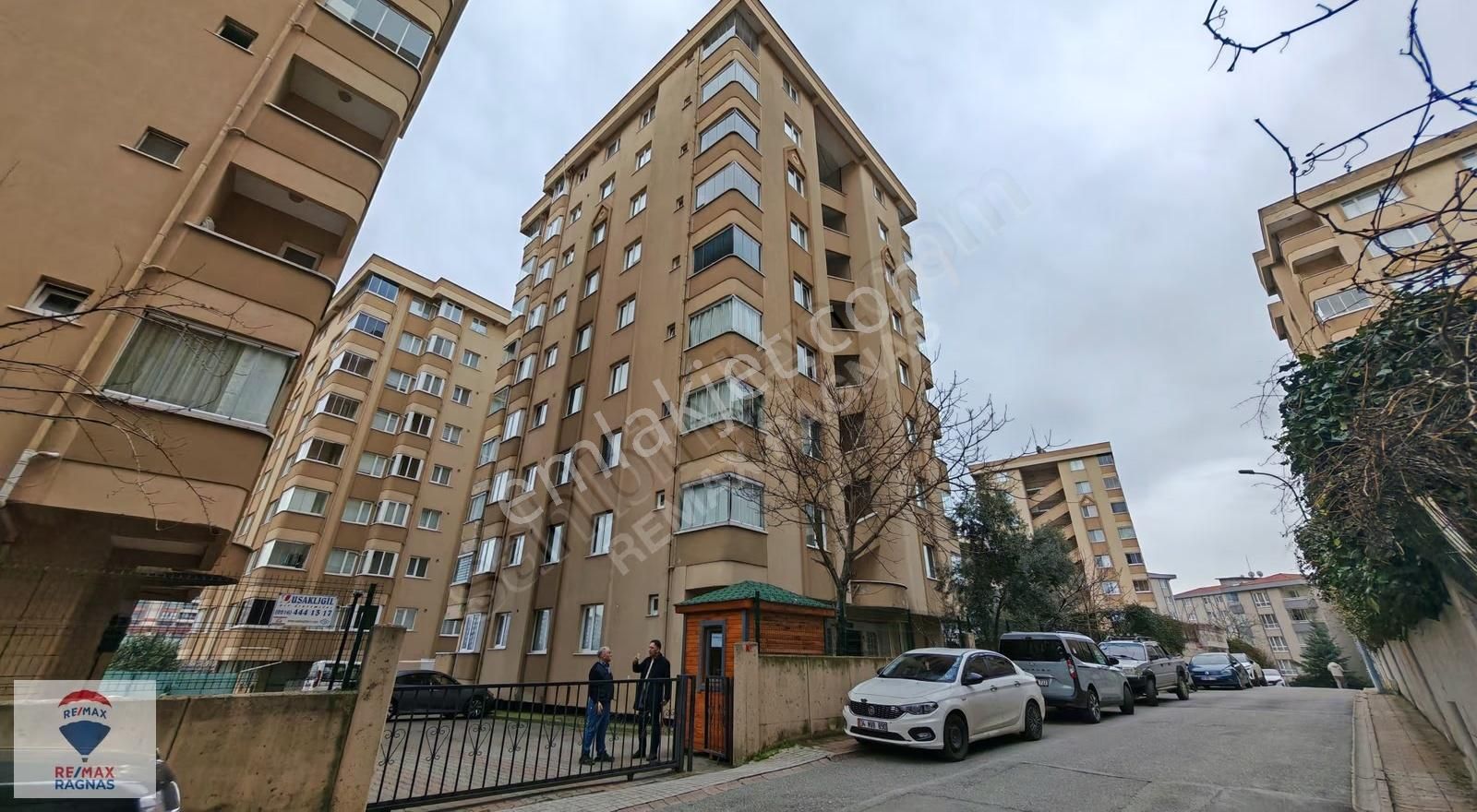 Necip Fazıl Mahallesi Site İçinde Yenilenmiş Kiralık 3+1