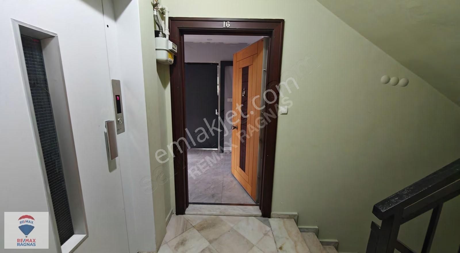 Necip Fazıl Mahallesi Site İçinde Yenilenmiş Kiralık 3+1 - Görsel 16