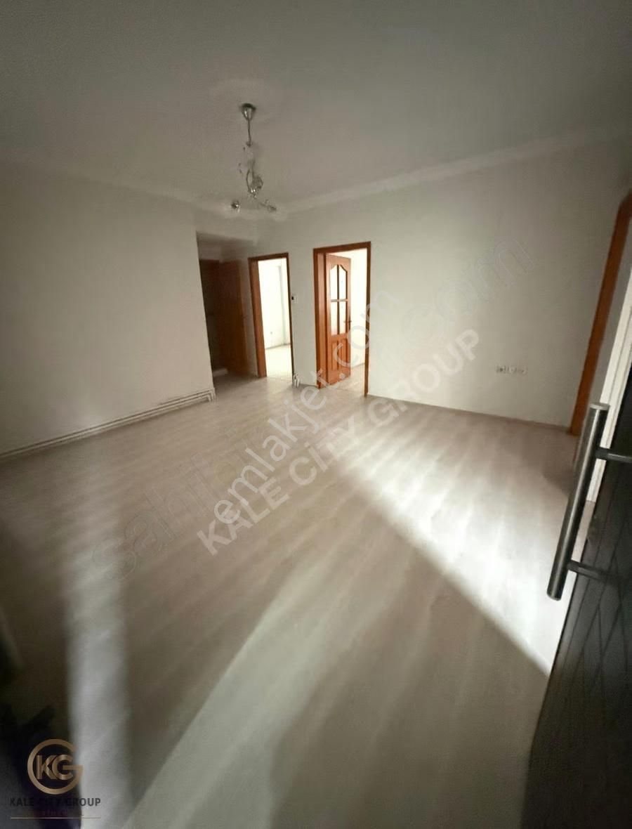 Biga Çan Caddesi Çarşı İçinde Satılık 3+1 Daire - Görsel 11