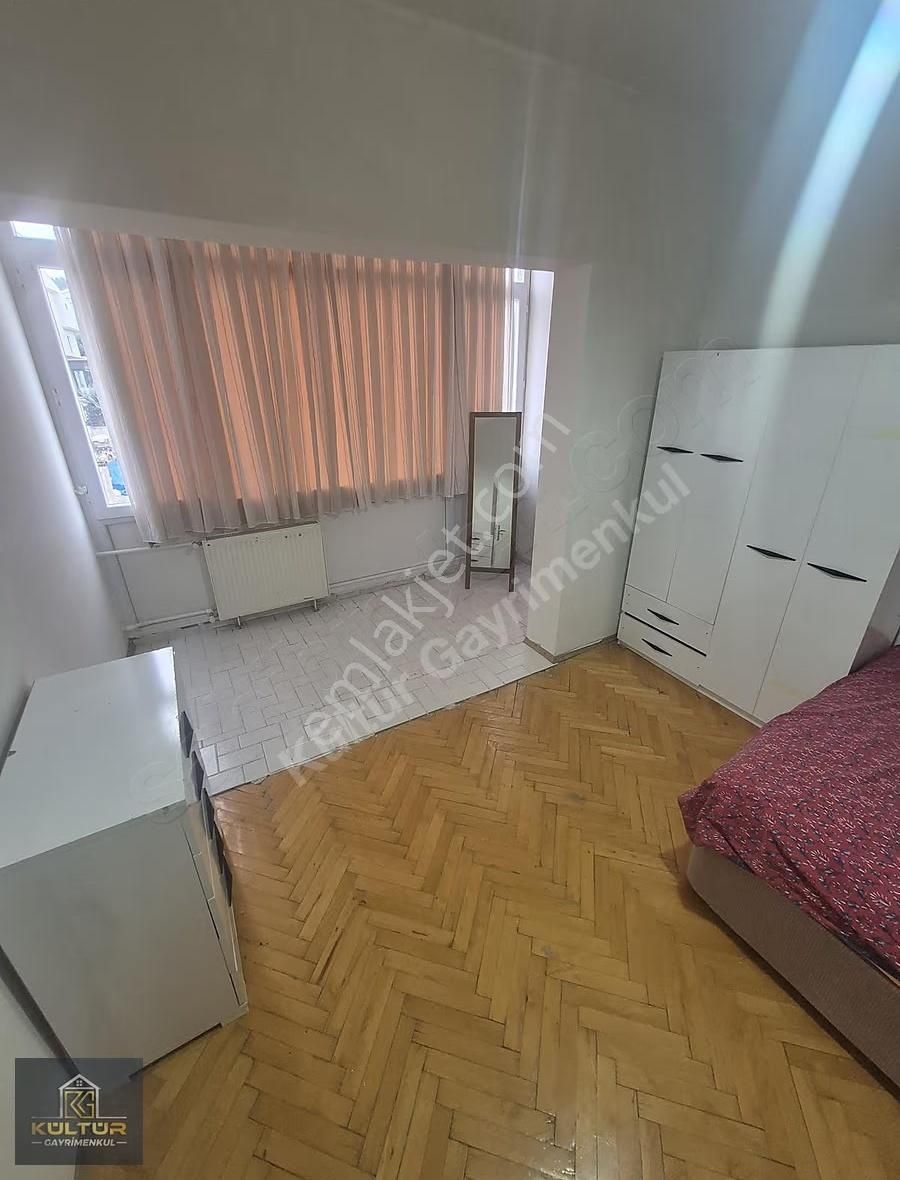 Yaşamkent Cadde Üzerinde Arakat Balkonlu 1+1 Herşeydahil Eşyalı