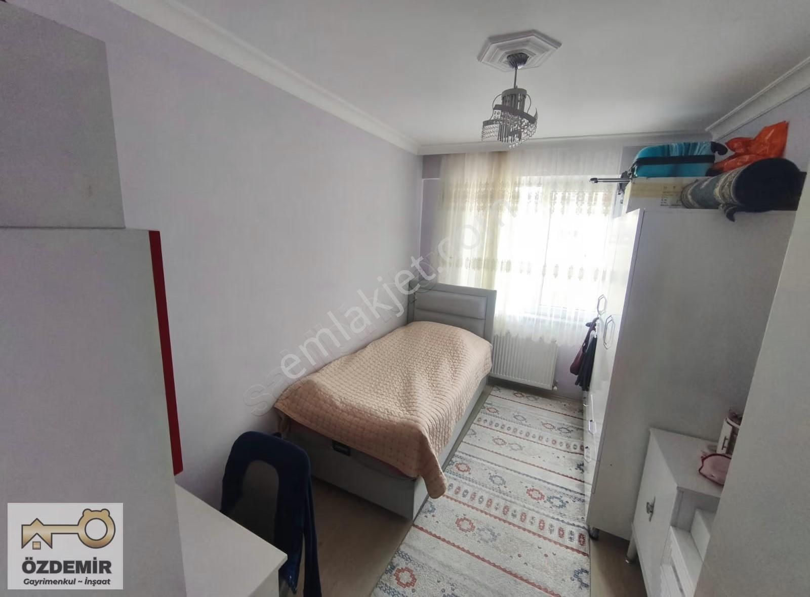 Özdemir'den Emek Balsu Bulvarı Yakını Bahçeli Satılık 2+1 Daire - Görsel 5