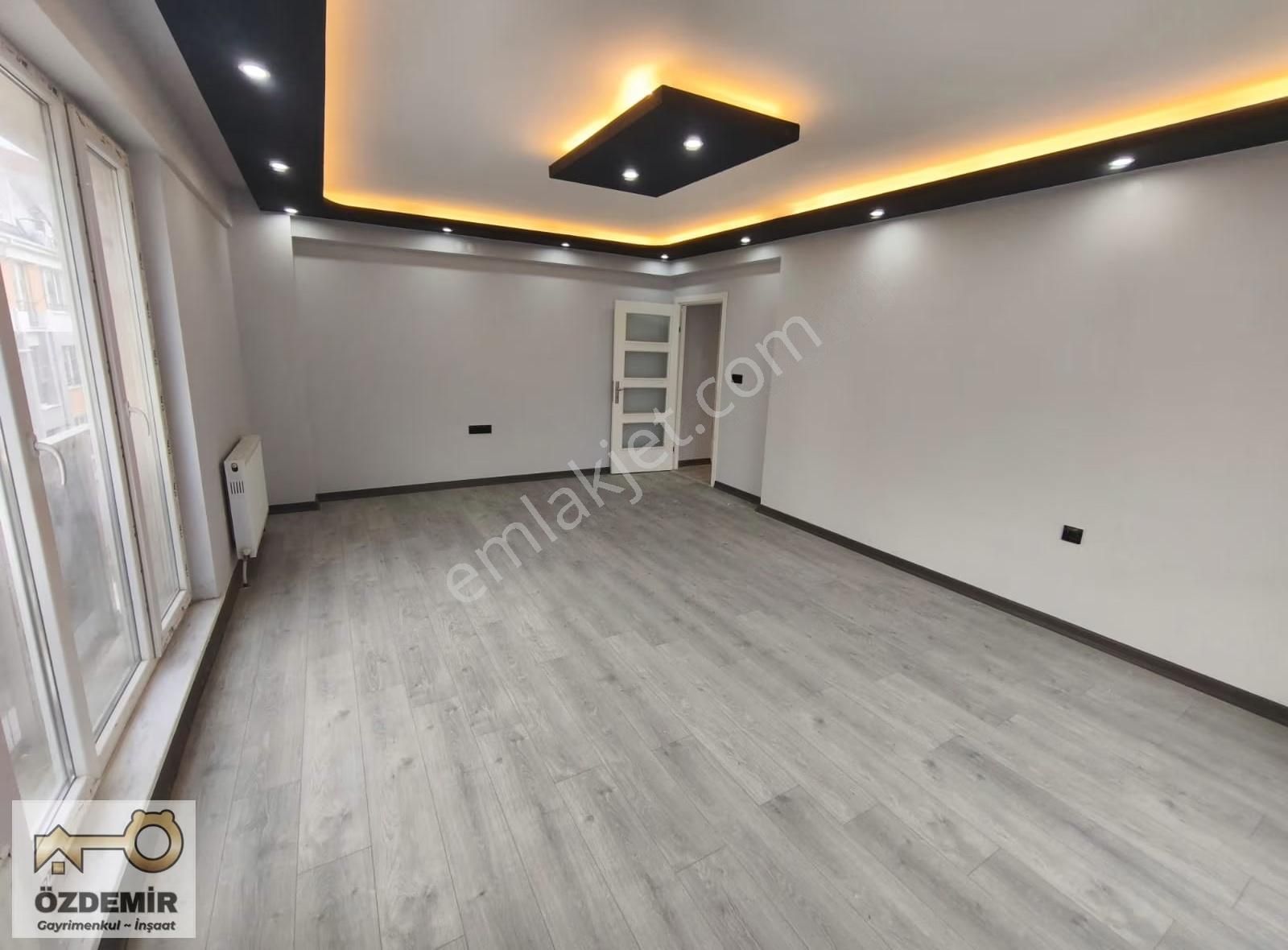 Özdemir'den Esenli Cd.üstü Geniş Köşebaşı Satılık 3+1 Daire - Görsel 20