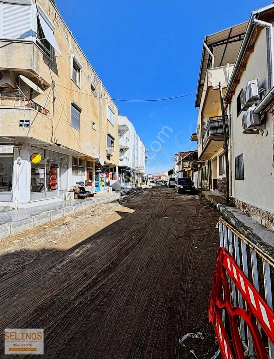Çandarlı Merkezde Satılık Dükkan - Görsel 2