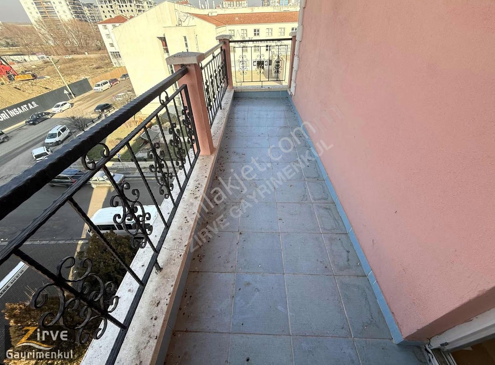 Zirve Gayrimenkulden 3+1 Merkezde Geniş Daire - Görsel 17