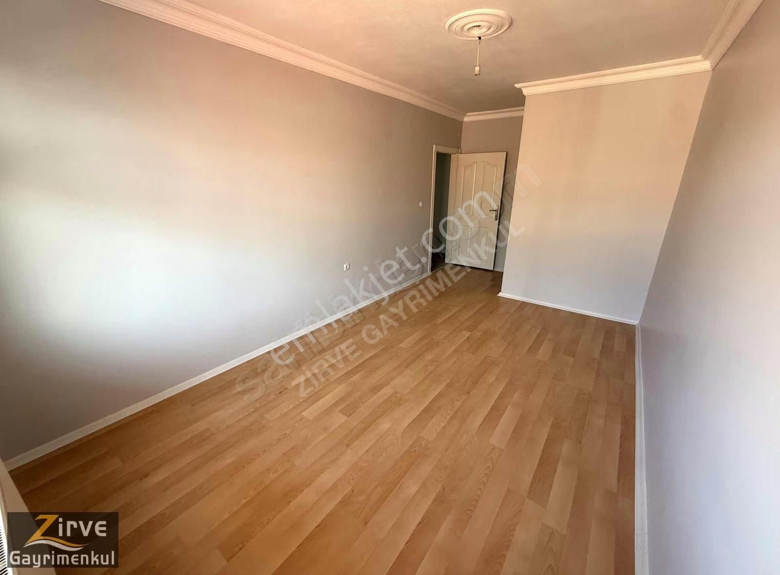 Zirve Gayrimenkulden 3+1 Merkezde Geniş Daire - Görsel 2