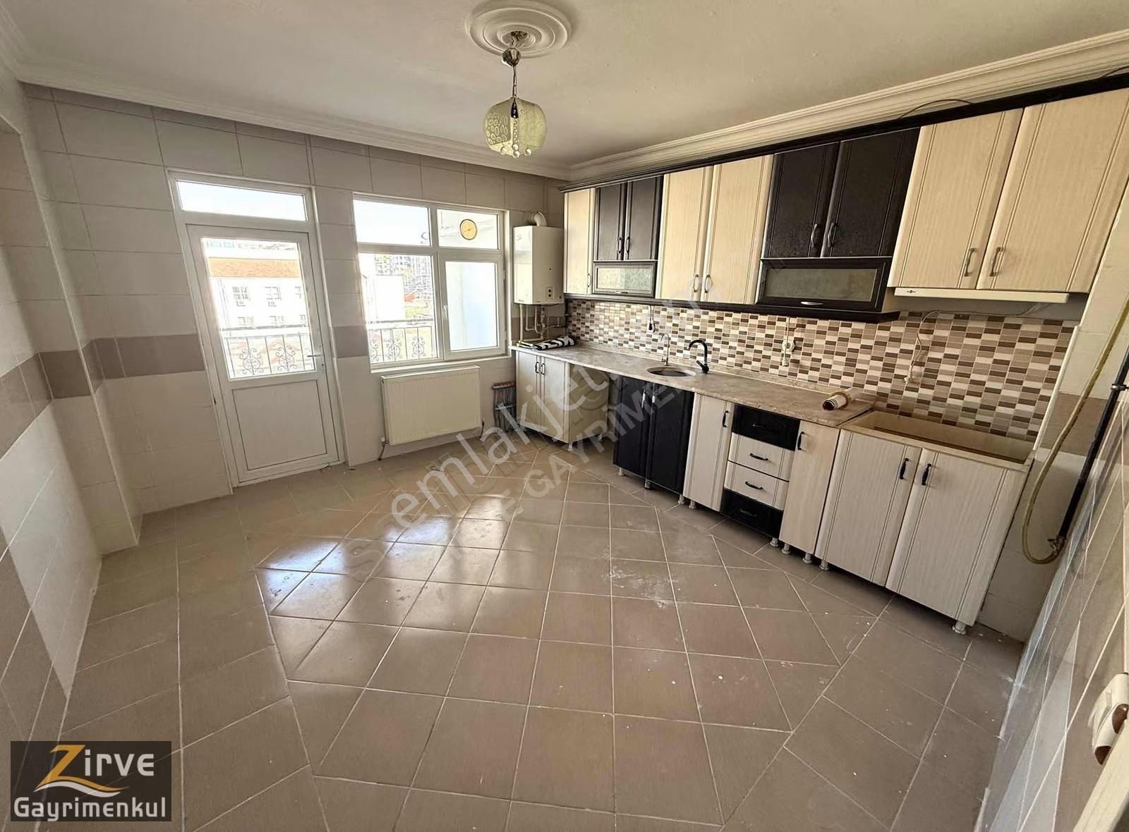 Zirve Gayrimenkulden 3+1 Merkezde Geniş Daire - Görsel 21