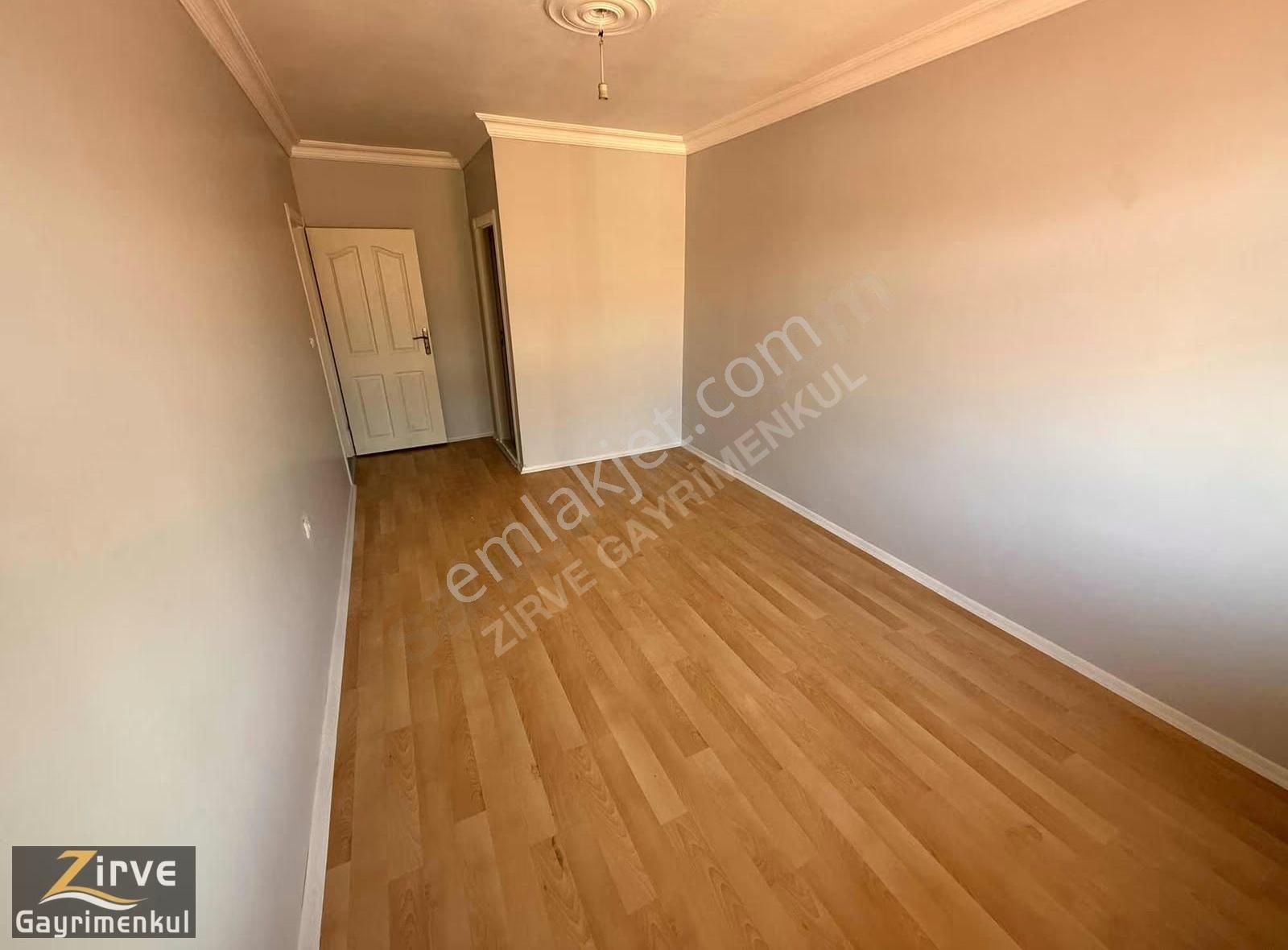 Zirve Gayrimenkulden 3+1 Merkezde Geniş Daire - Görsel 4