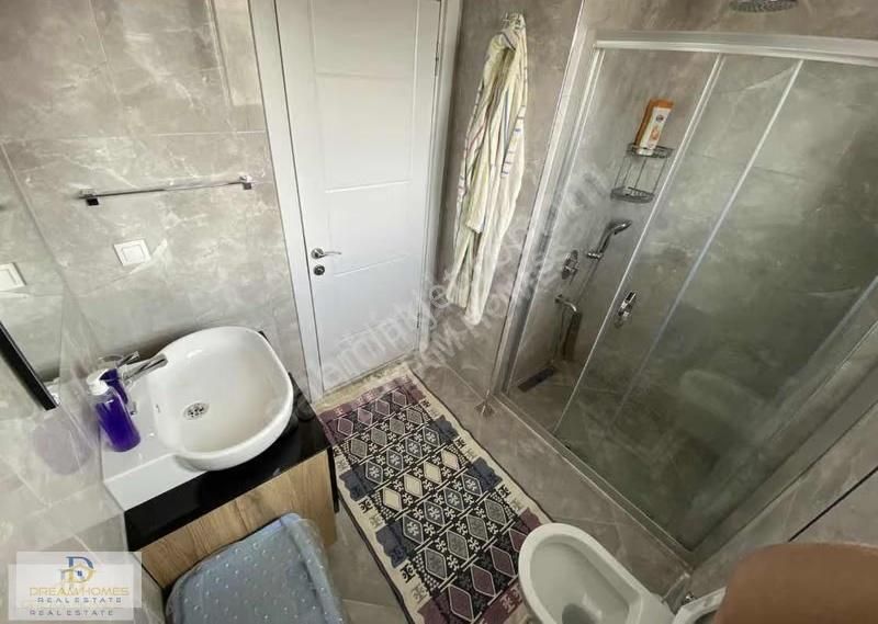 Akarca Mahallesinde Merkezde Tripleks Müstakil Bahçeli Villa - Görsel 28