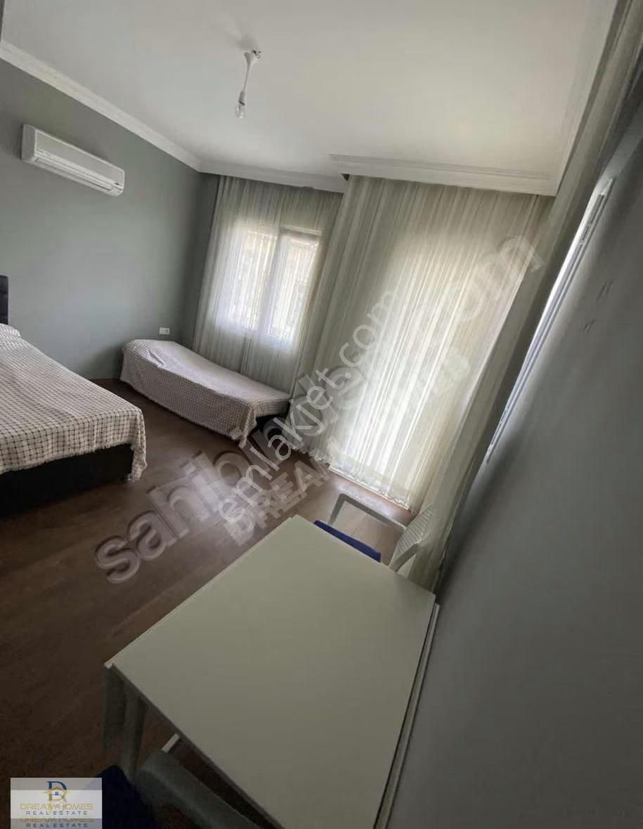 Akarca Mahallesinde Merkezde Tripleks Müstakil Bahçeli Villa - Görsel 19