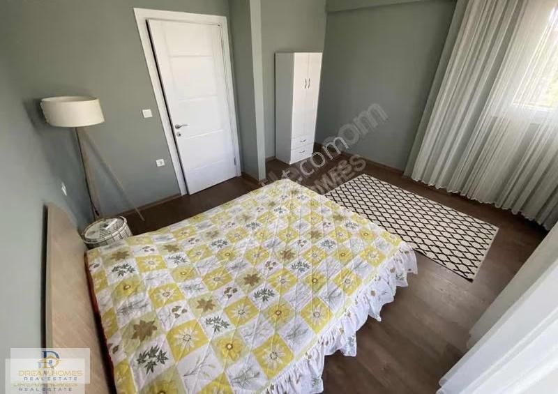 Akarca Mahallesinde Merkezde Tripleks Müstakil Bahçeli Villa - Görsel 10