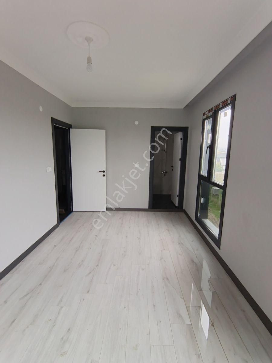 Sıfır 170 M Arsa İçinde Krediye Uygun İskanlı 3 Katlı 4+1 Villa - Görsel 32