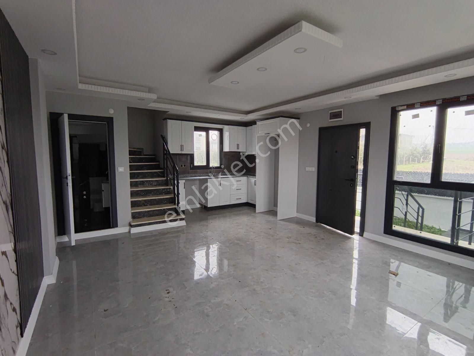 Sıfır 170 M Arsa İçinde Krediye Uygun İskanlı 3 Katlı 4+1 Villa - Görsel 19