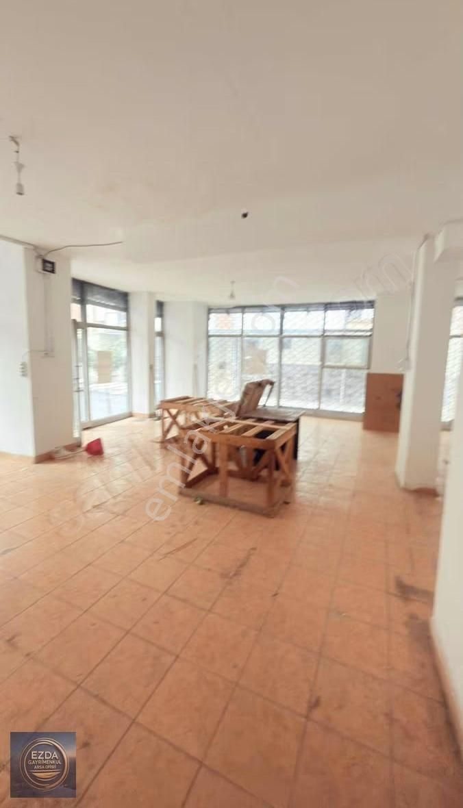 Ezda Gayrımenkuldan Kıralık Dükkan Düz Gırış