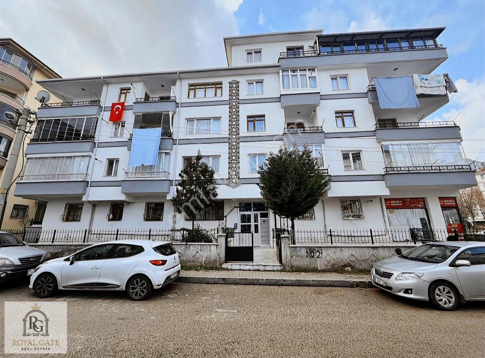 Malazgit Mah. Ayrıcalıklı Konumlu Satılık 3+1 Daire