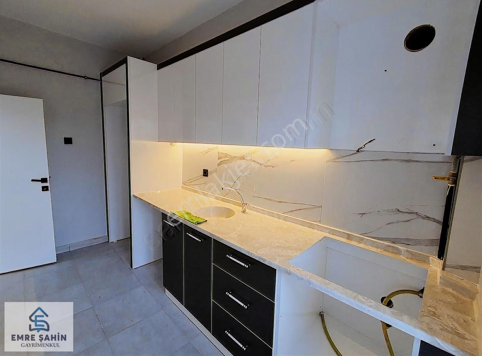 Malazgirt Mah. Full Bakımlı Satılık 3+1 Daire - Görsel 24