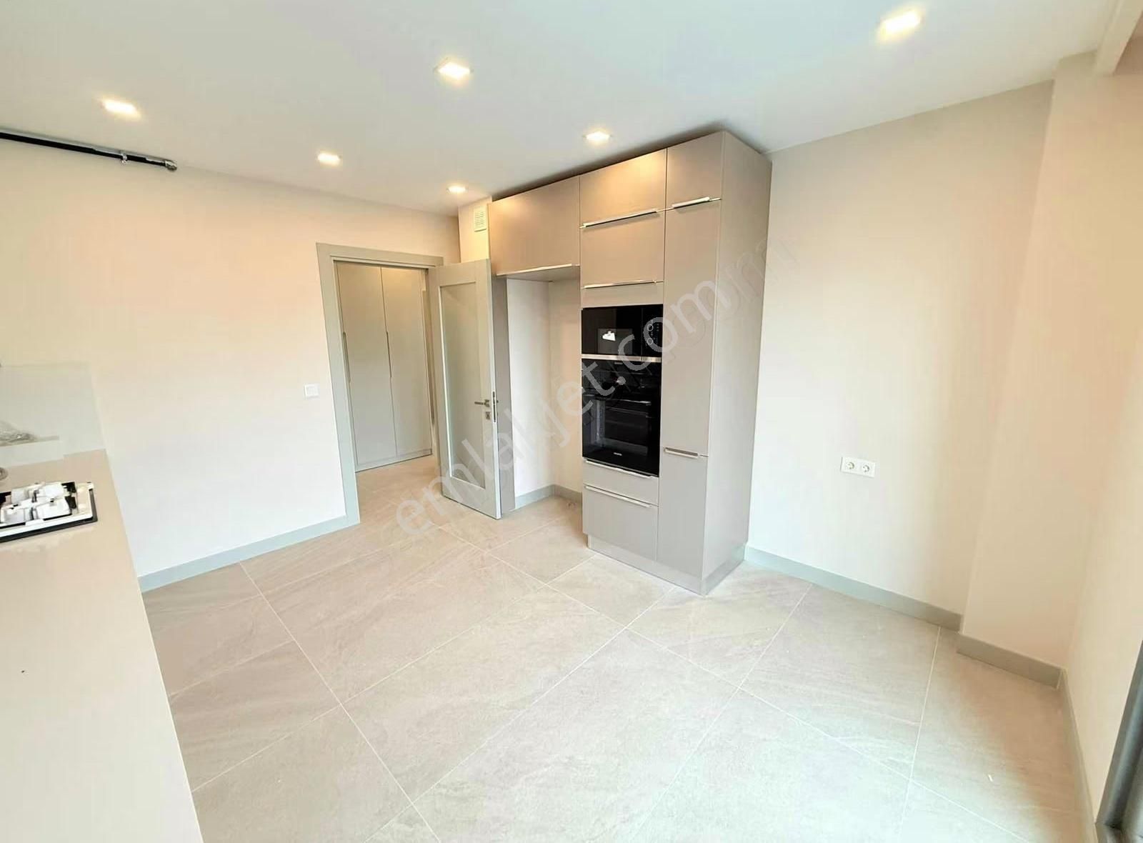 Suadiye Ulus Sokakta Sıfır, Modern Ve Ayrıcalıklı Satılık 3+1 - Görsel 2