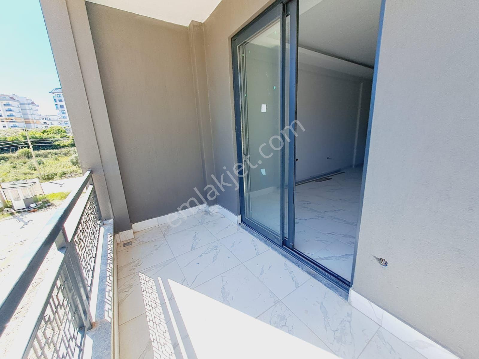 Yeni Bir Komplekste Geniş Daire Ve Denize Ve Alışveriş Merkezine Doğrudan Bir Yol - Görsel 10