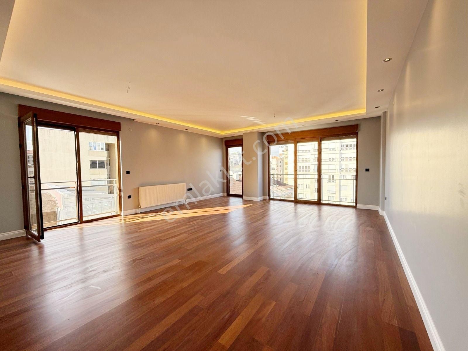 Lunas'dan Erenköy Bağdat Caddeye Yakın 130 M2 Net 3+1 Ebeveyn - Görsel 18