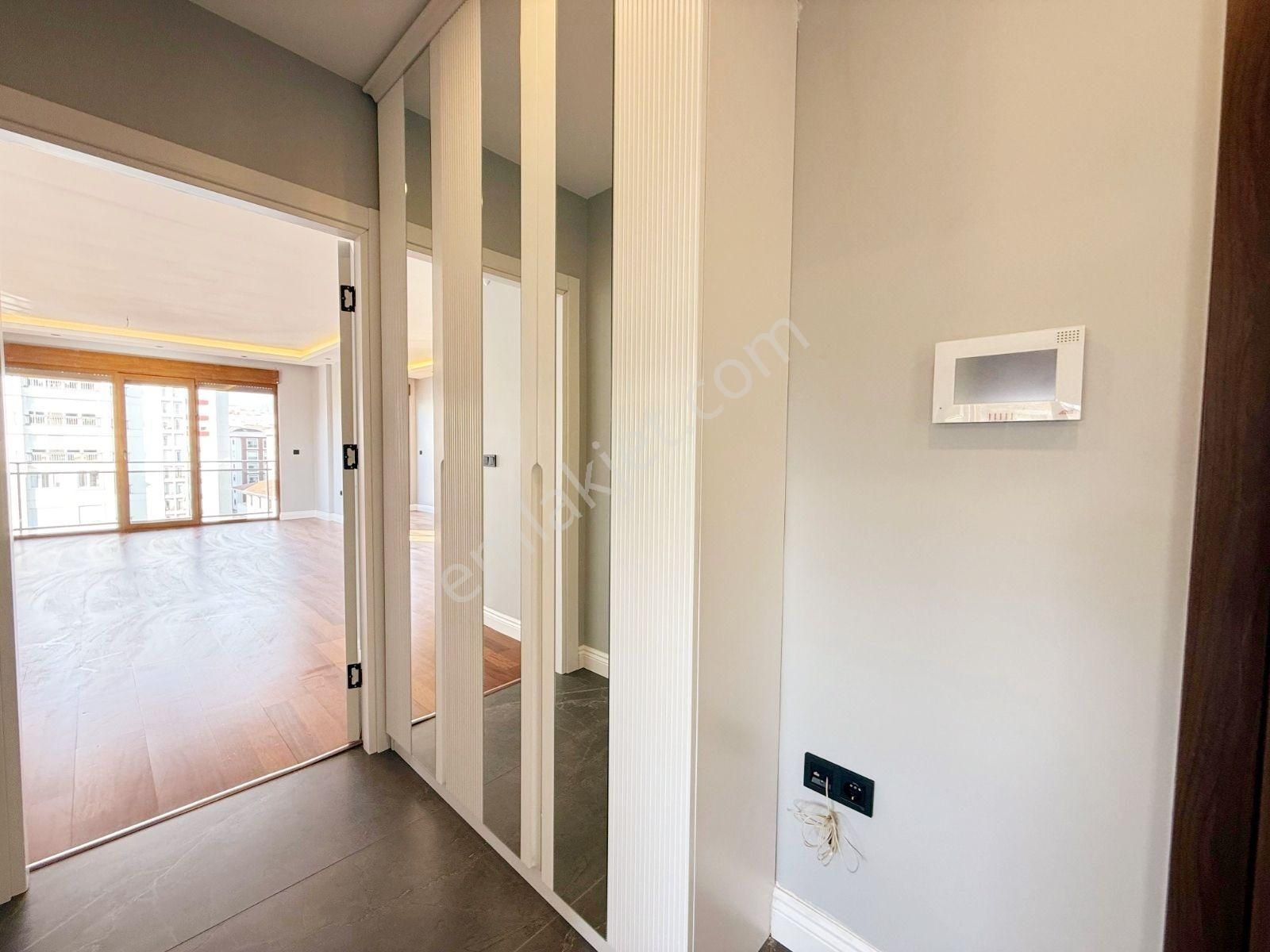 Lunas'dan Erenköy Bağdat Caddeye Yakın 130 M2 Net 3+1 Ebeveyn - Görsel 9