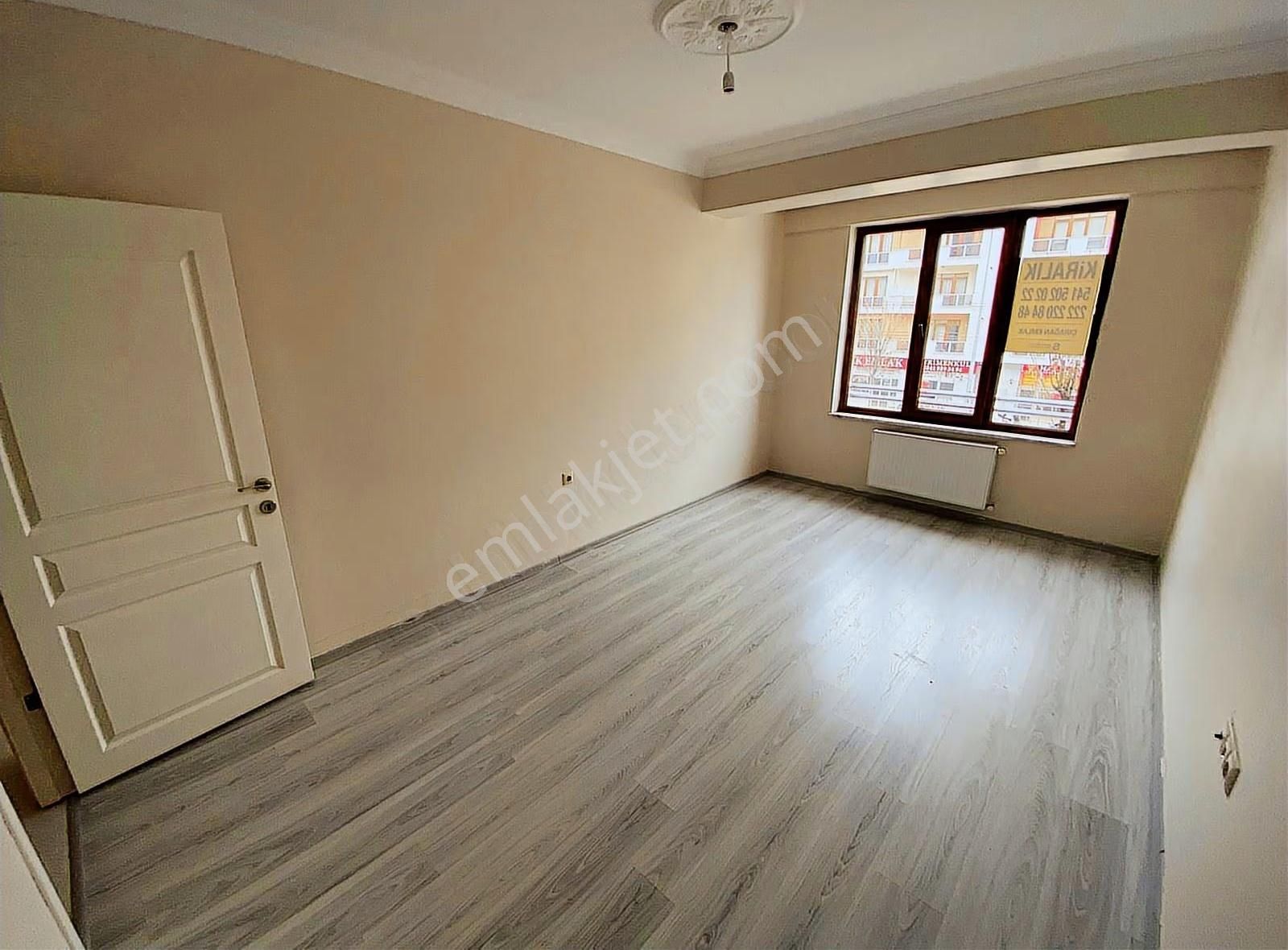 Çırağan Emlak'tan Emek Mahallesi Ertaş Bulvarı Bakımlı 3+1 Daire - Görsel 19