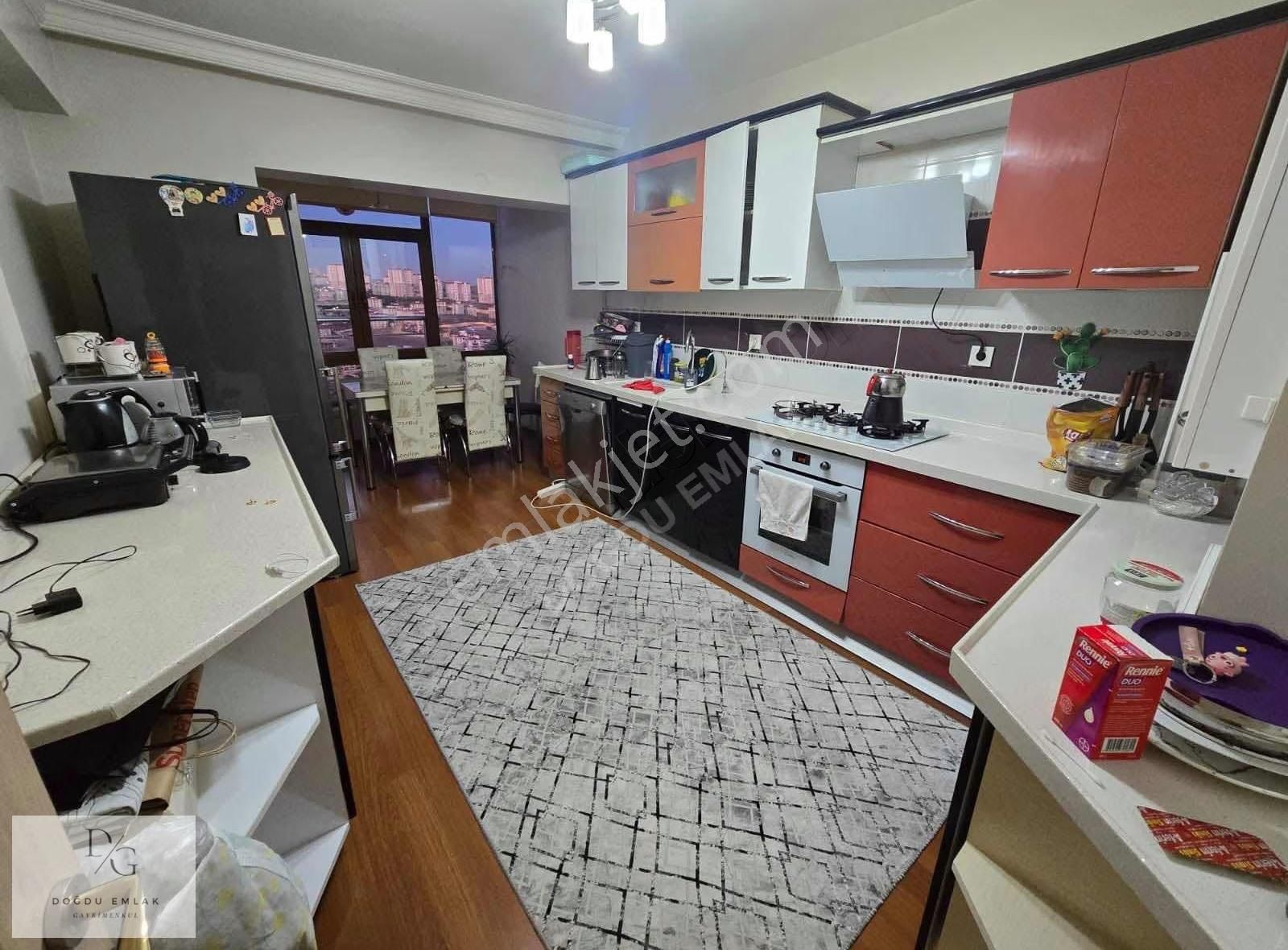 Doğdu Emlak'tan Manzaralı Geniş 3+1 Daire - Görsel 9