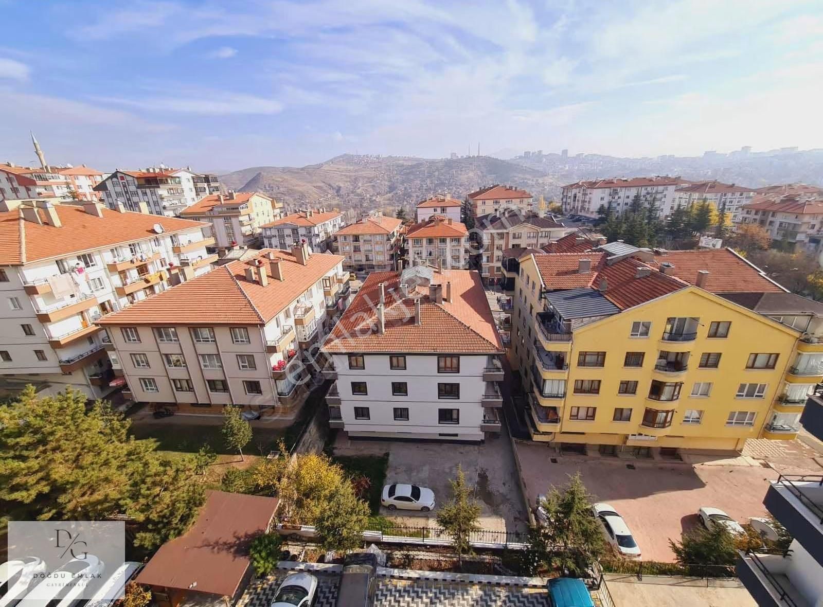 Doğdu Emlak'tan Azerbeycan Cadde Üstü Manzaralı 3+1 - Görsel 3