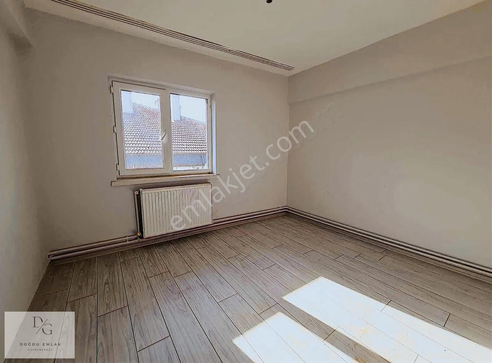 Doğdu Emlak'tan Azerbeycan Cadde Üstü Manzaralı 3+1 - Görsel 2