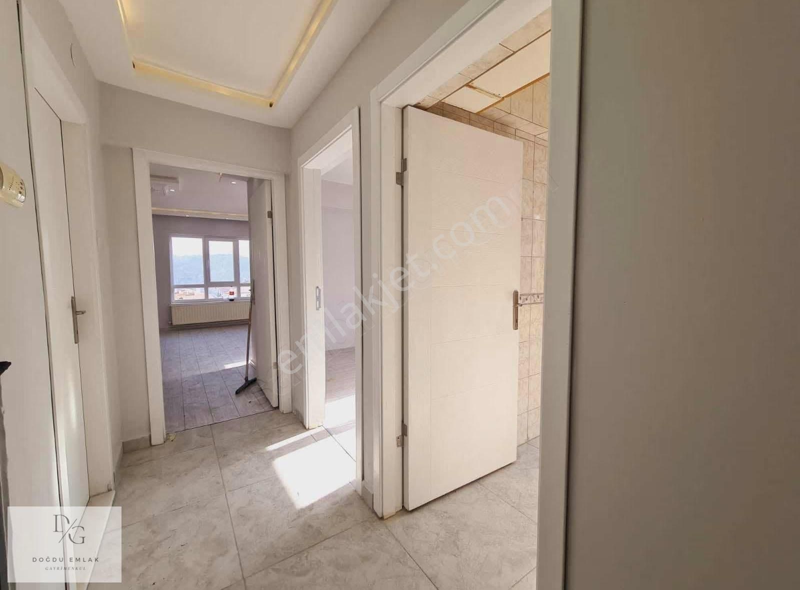 Doğdu Emlak'tan Azerbeycan Cadde Üstü Manzaralı 3+1 - Görsel 12