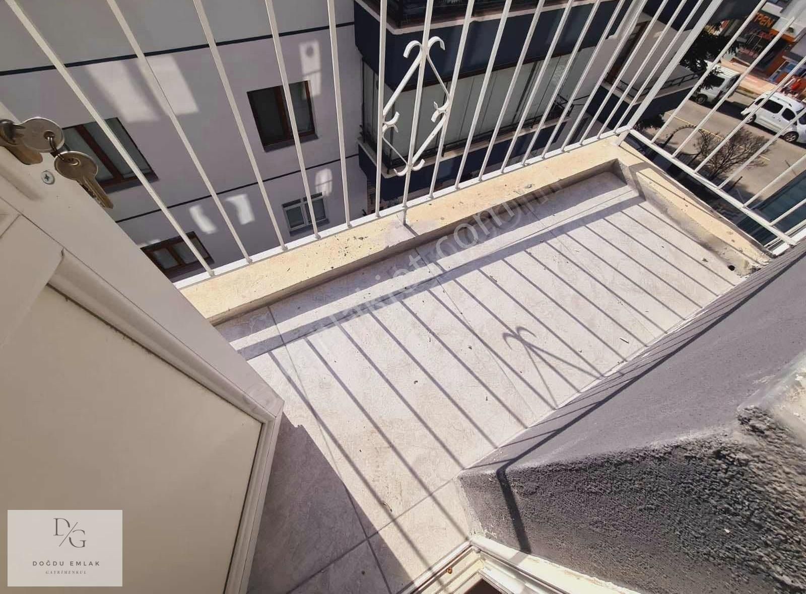 Doğdu Emlak'tan Azerbeycan Cadde Üstü Manzaralı 3+1 - Görsel 4