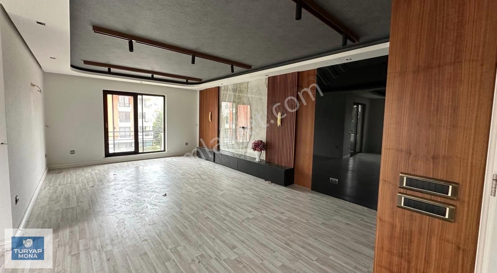 Altınkum Konaklarında 3+1 Havuzlu Kiralık 160m2