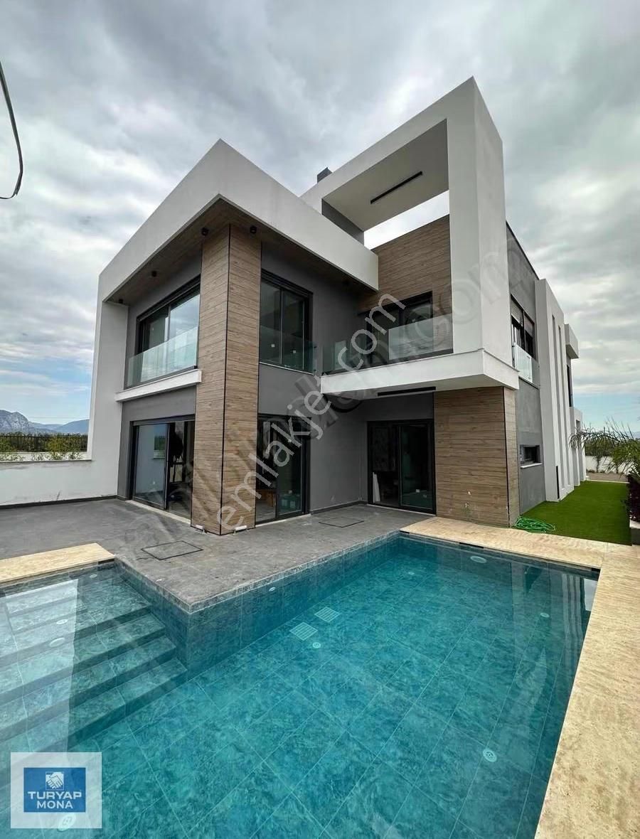 Müstakil Özel Havuzlu 4+1 Satılık Villa - Görsel 10