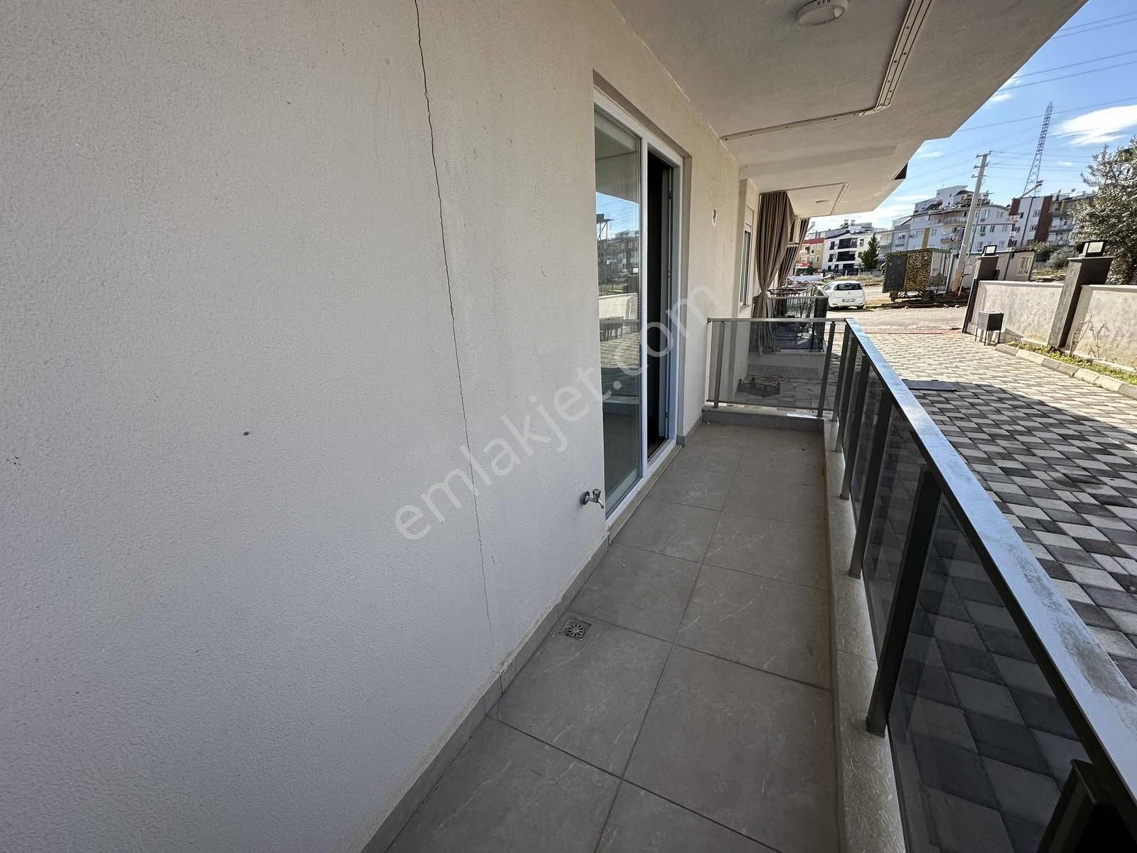 Yeni Binada Kiralık Yüksek Giriş 1+1 Daire - Görsel 14