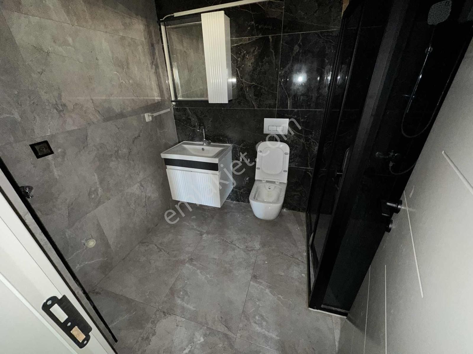 Yeni Binada Kiralık Yüksek Giriş 1+1 Daire - Görsel 12