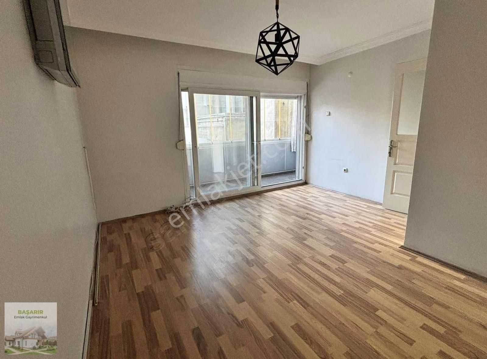 Üçyolda Cadde Bina Arka Daire Ara Kat İçi Bakımlı Asansörlü ... - Görsel 2