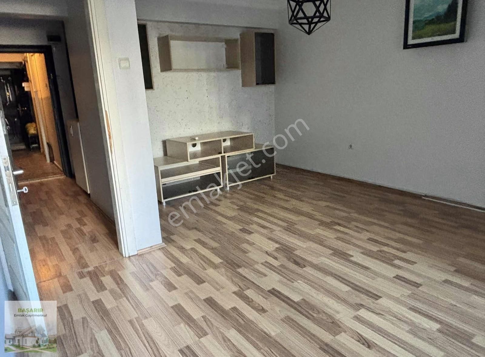 Üçyolda Cadde Bina Arka Daire Ara Kat İçi Bakımlı Asansörlü ... - Görsel 7