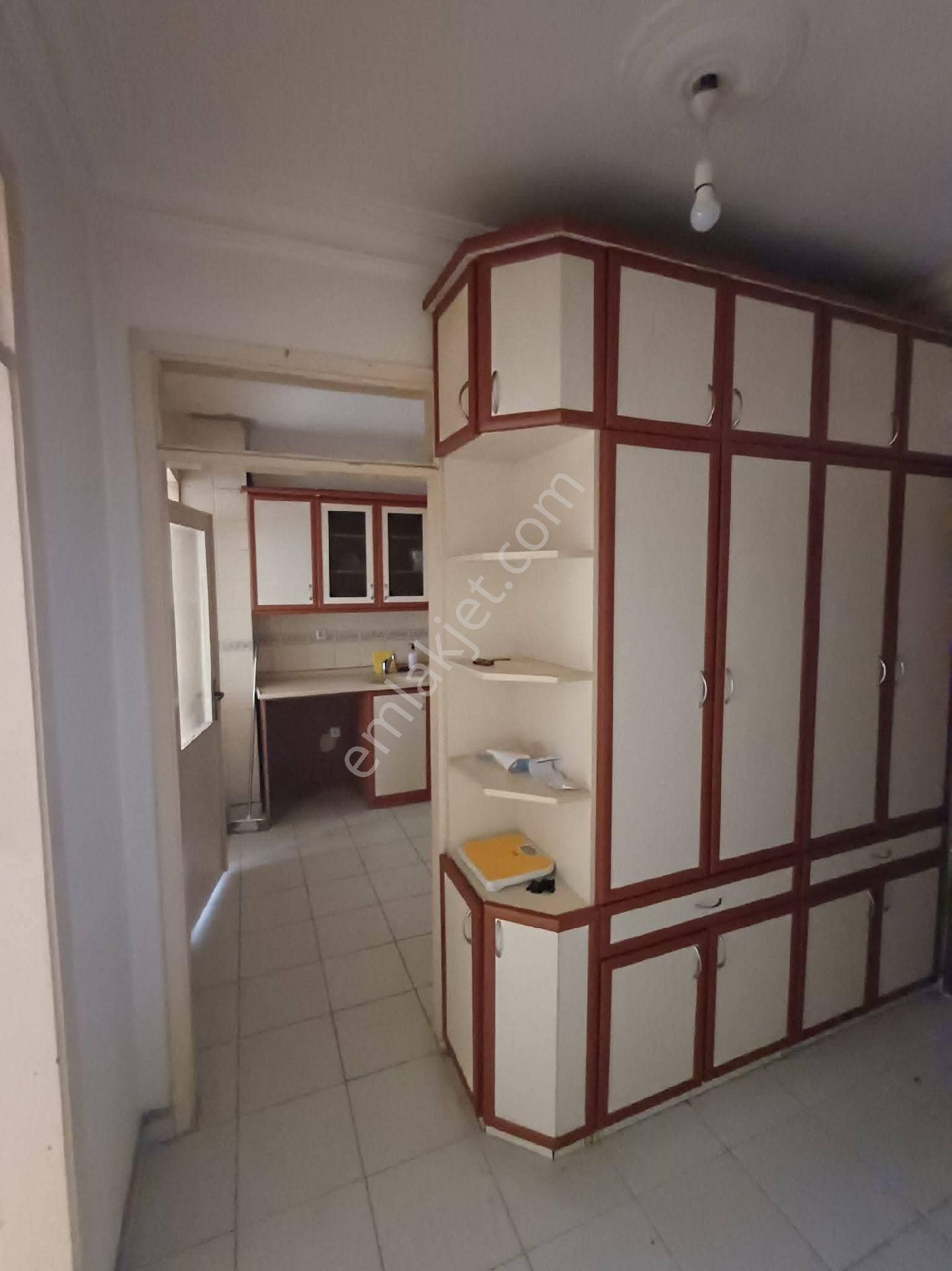 Samsun İlkadım Pazar Mahallesi'nde Kat Tapulu 4.kat 2+1 Satılık