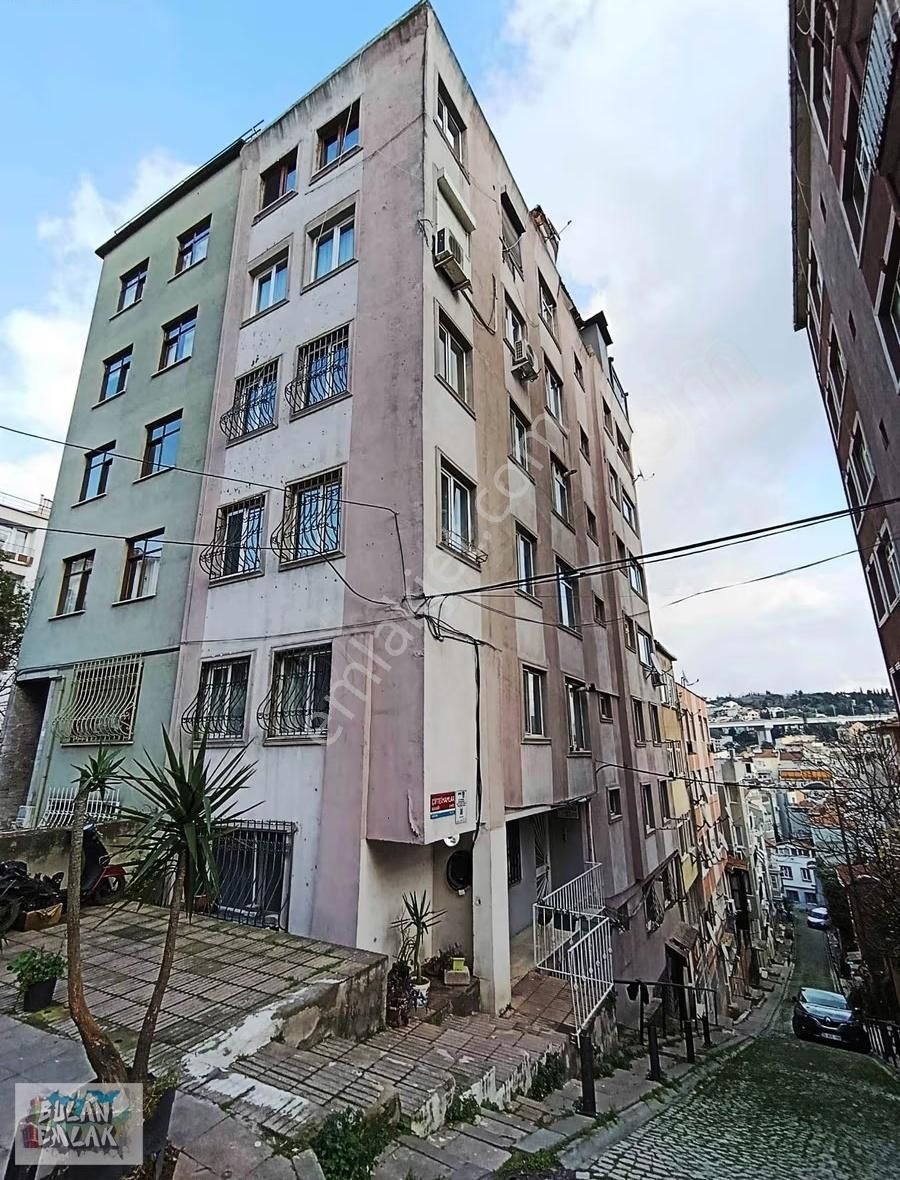 Bulan'dan Ortaköy'de Panoramik Boğaz Manzaralı Kış Bahçeli 2+1 - Görsel 16