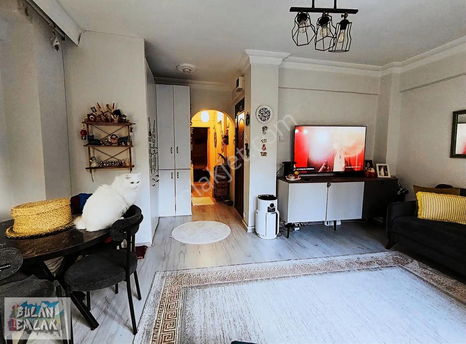 Bulan'dan Ortaköy Merkezde Caddeye Yakın Masrafsız Temiz 1+1 - Görsel 2